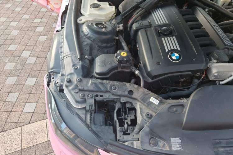 Used BMW Z4 2011 sDrive23i Flame Limited Edition Engine Bay Right