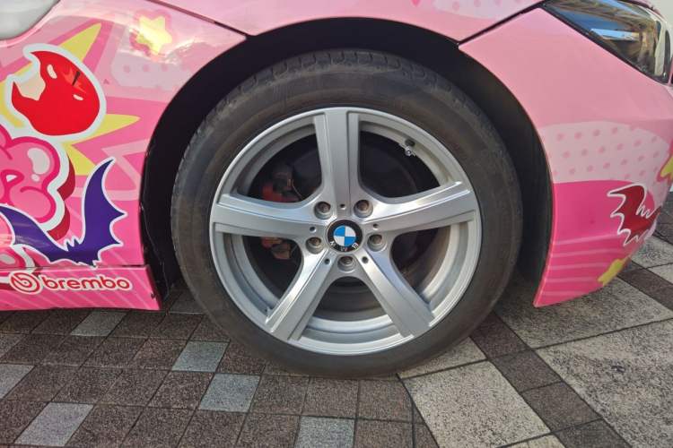 Used BMW Z4 2011 sDrive23i Flame Limited Edition Right Front Wheel Hub