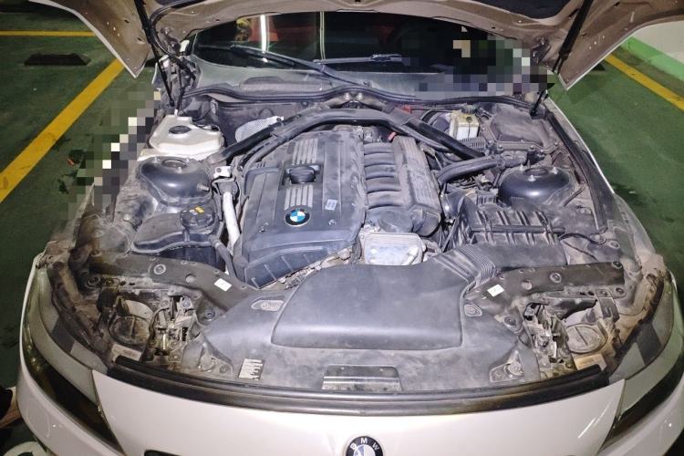 Used BMW Z4 2011 sDrive23i Flame Limited Edition Engine Bay