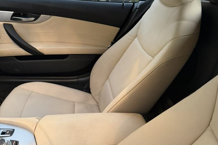 Used BMW Z4 2011 sDrive23i Flame Limited Edition Interior 1