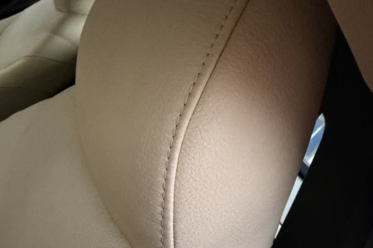 Used BMW Z4 2011 sDrive23i Flame Limited Edition Interior 2