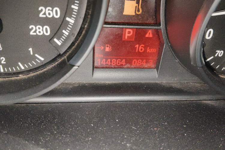 Used BMW Z4 2011 sDrive23i Flame Limited Edition Odometer Close Up