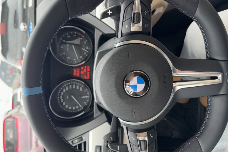 Used BMW Z4 2011 sDrive23i Flame Limited Edition Steering Wheel