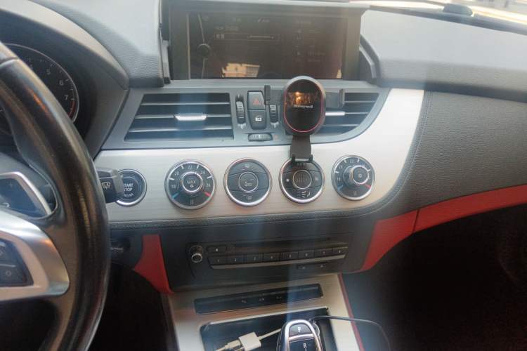 Used BMW Z4 2012 sDrive20i Luxury Model Audio And AC Panel