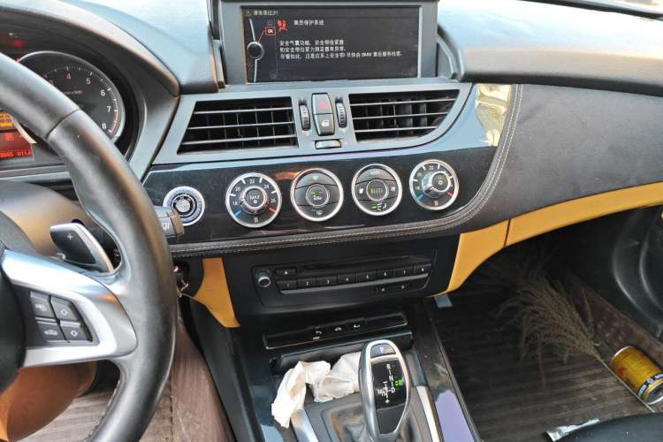 Used BMW Z4 2012 sDrive20i Luxury Model Audio And AC Panel
