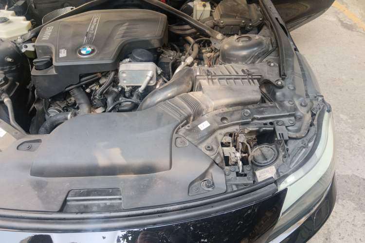 Used BMW Z4 2012 sDrive20i Luxury Model Engine Bay Left