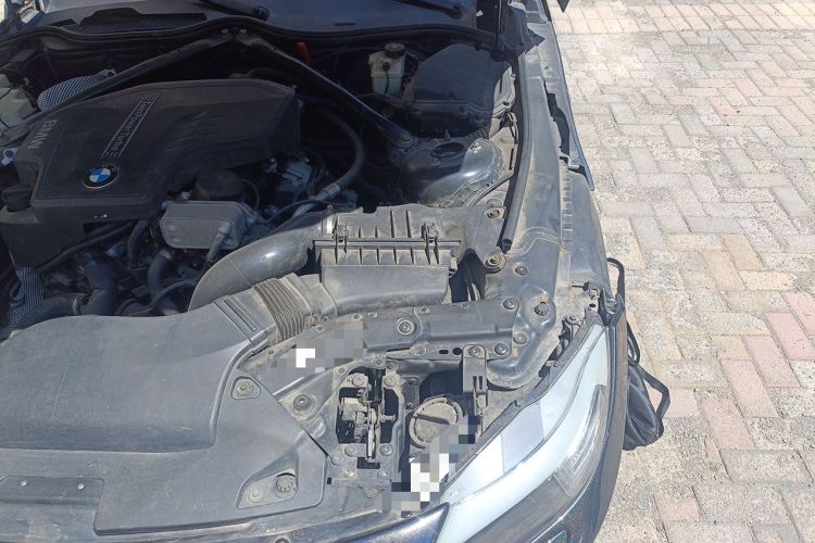 Used BMW Z4 2012 sDrive20i Luxury Model Engine Bay Left