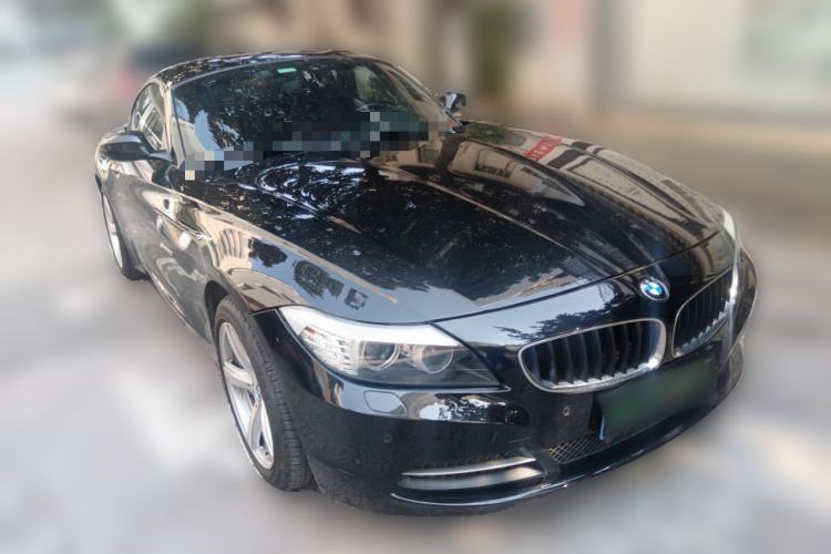 Used BMW Z4 2012 sDrive20i Luxury Model Front Right 45 Deg