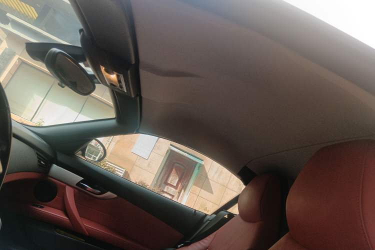Used BMW Z4 2012 sDrive20i Luxury Model Headliner
