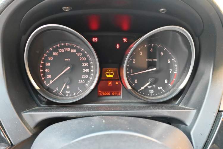 Used BMW Z4 2012 sDrive20i Luxury Model Instrument Cluster