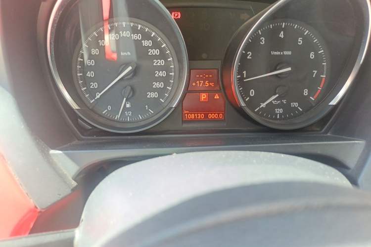 Used BMW Z4 2012 sDrive20i Luxury Model Odometer Close Up
