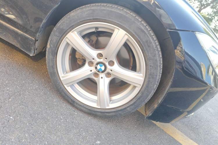 Used BMW Z4 2012 sDrive20i Luxury Model Right Front Wheel Hub