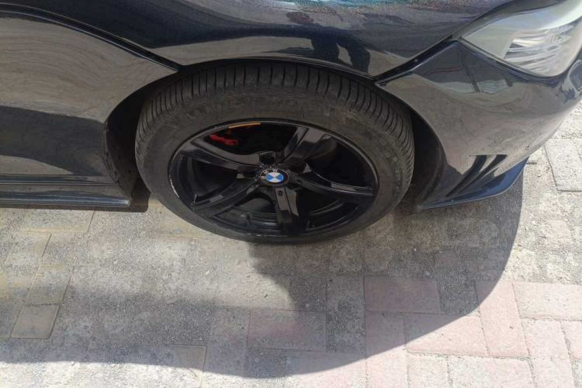 Used BMW Z4 2012 sDrive20i Luxury Model Right Front Wheel Hub