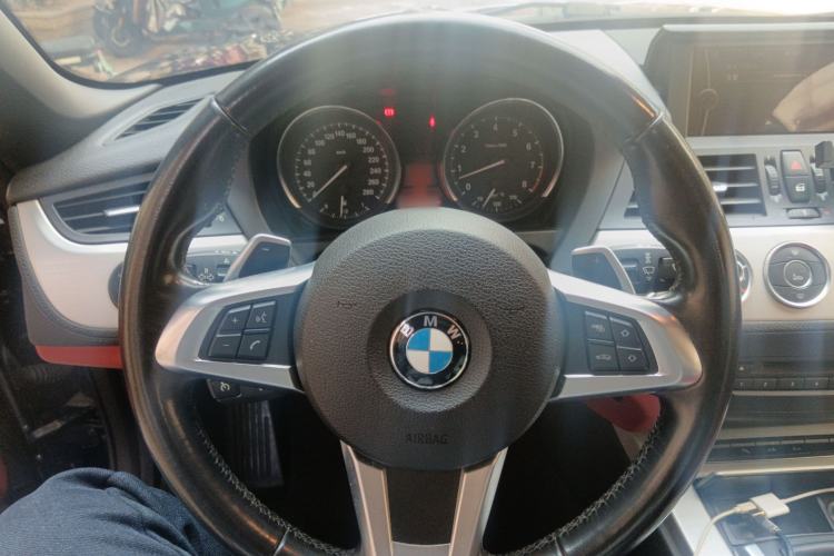 Used BMW Z4 2012 sDrive20i Luxury Model Steering Wheel