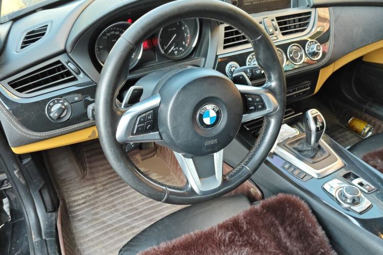 Used BMW Z4 2012 sDrive20i Luxury Model Steering Wheel