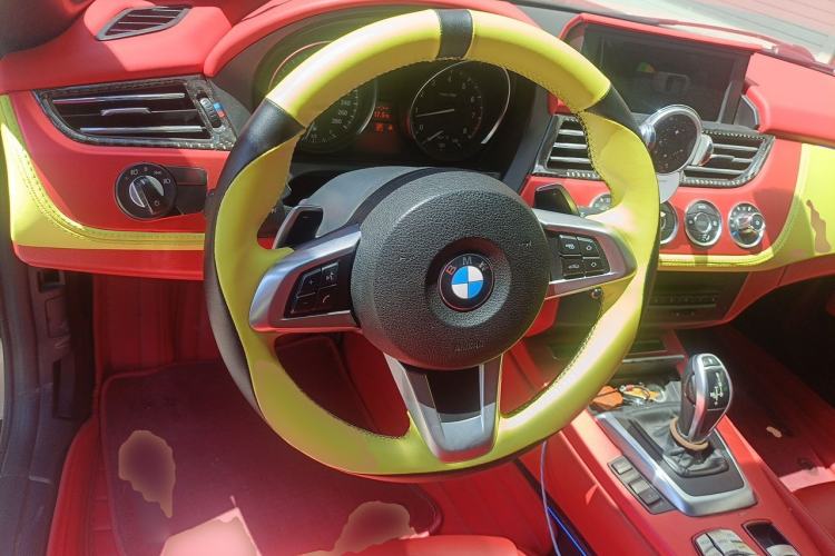 Used BMW Z4 2012 sDrive20i Luxury Model Steering Wheel