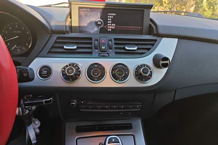 Used BMW Z4 2012 sDrive20i Luxury Model Audio And AC Panel