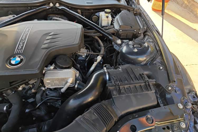 Used BMW Z4 2012 sDrive20i Luxury Model Engine Bay Left