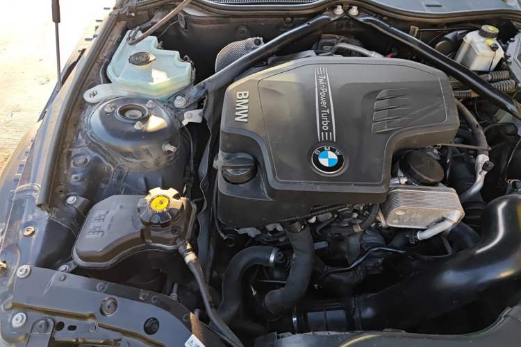 Used BMW Z4 2012 sDrive20i Luxury Model Engine Bay Right