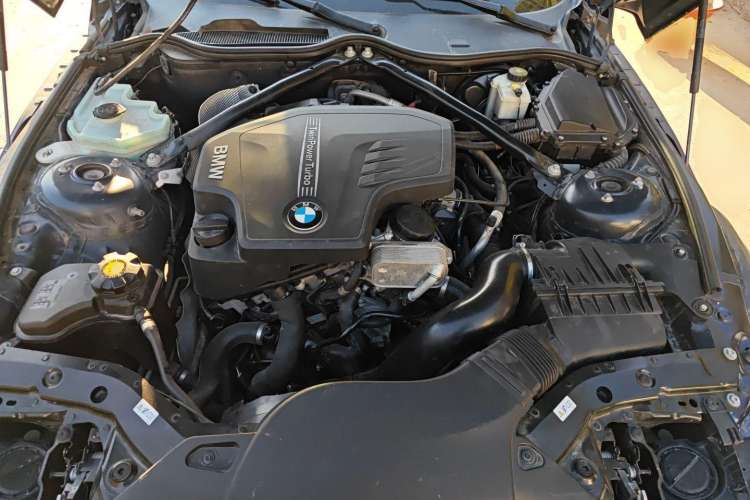 Used BMW Z4 2012 sDrive20i Luxury Model Engine Bay