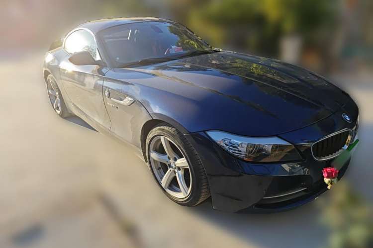 Used BMW Z4 2012 sDrive20i Luxury Model Front Right 45 Deg
