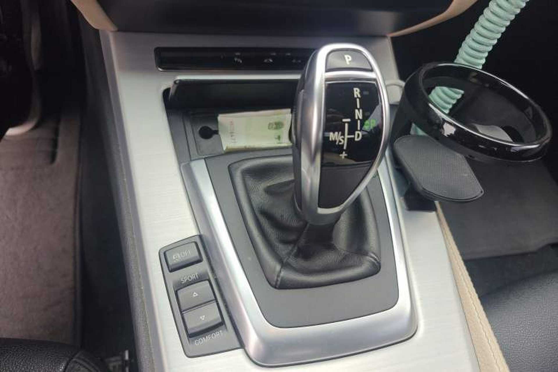 Used BMW Z4 2012 sDrive20i Luxury Model Gear Lever