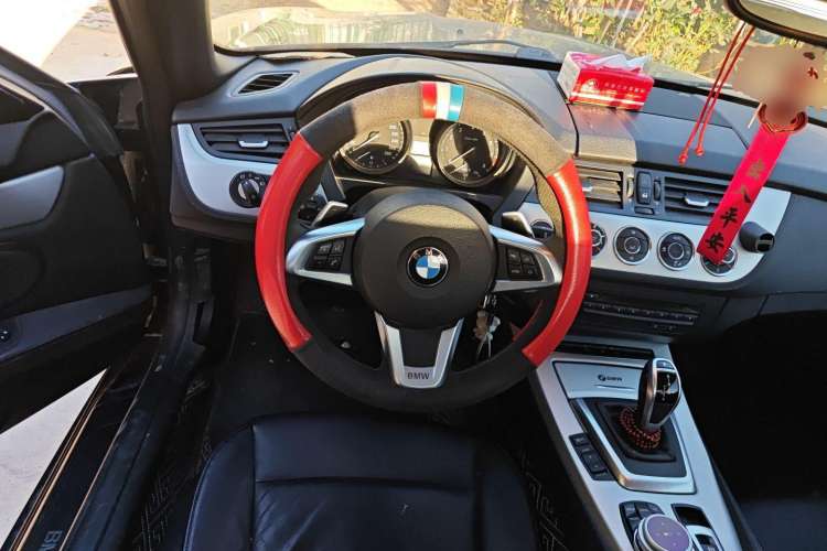 Used BMW Z4 2012 sDrive20i Luxury Model Steering Wheel