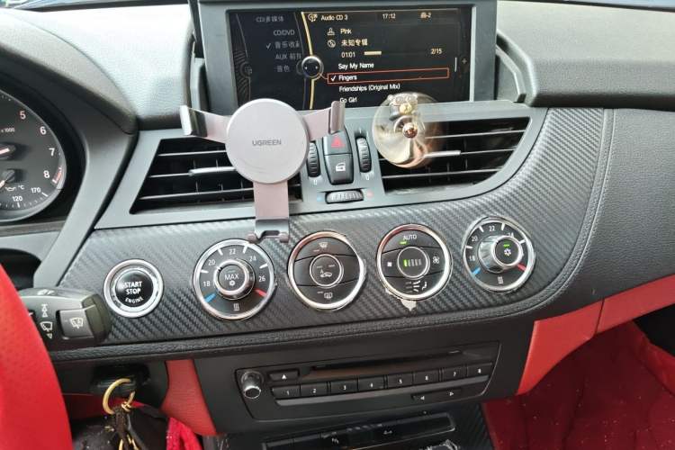 Used BMW Z4 2012 sDrive20i Luxury Model Audio And AC Panel
