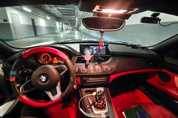 Used BMW Z4 2012 sDrive20i Luxury Model Center Console