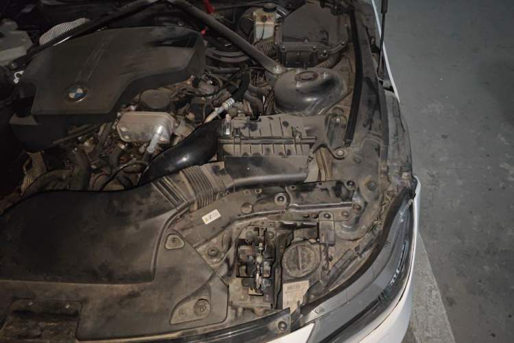 Used BMW Z4 2012 sDrive20i Luxury Model Engine Bay Left