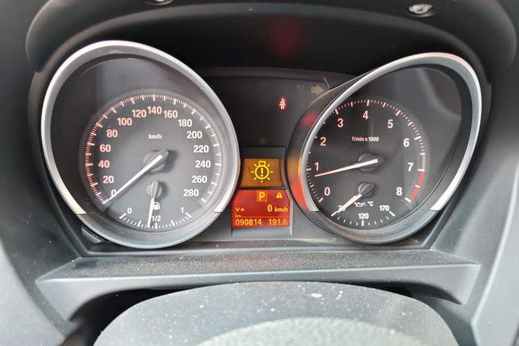 Used BMW Z4 2012 sDrive20i Luxury Model Instrument Cluster