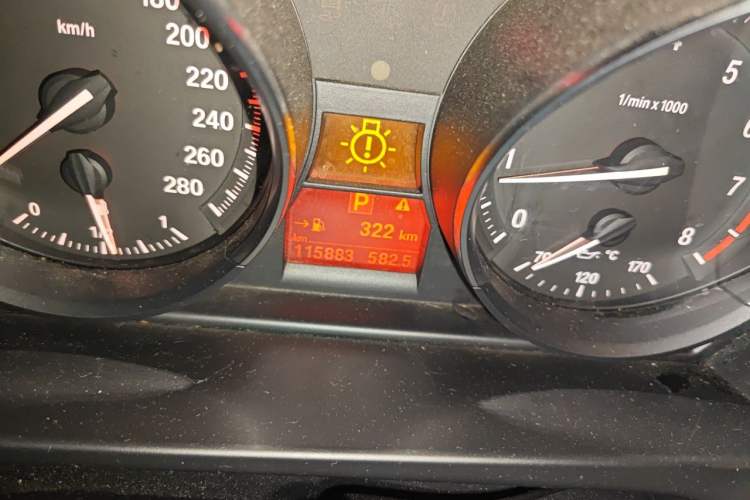 Used BMW Z4 2012 sDrive20i Luxury Model Odometer Close Up