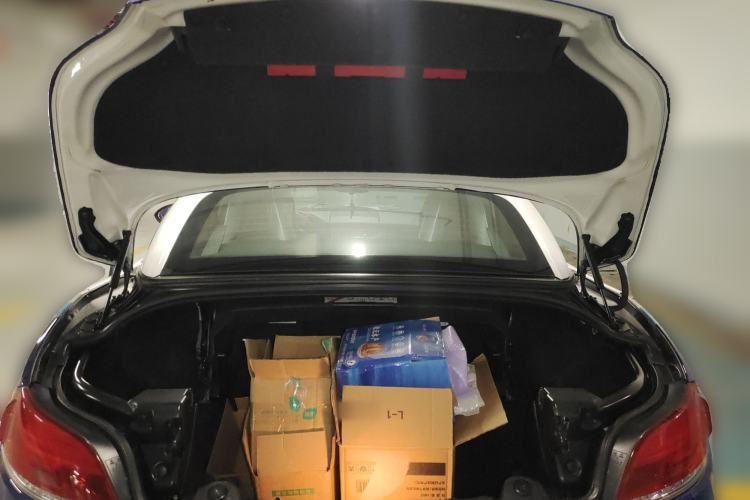 Used BMW Z4 2012 sDrive20i Luxury Model Trunk
