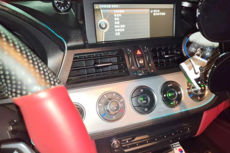 Used BMW Z4 2012 sDrive20i Luxury Model Audio And AC Panel