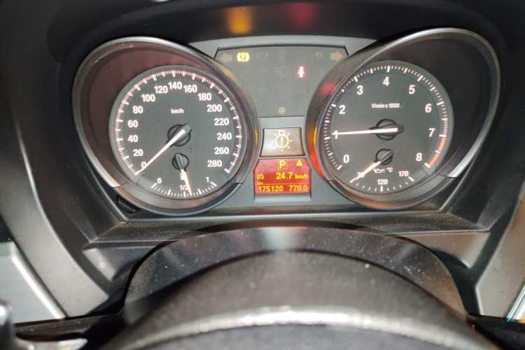 Used BMW Z4 2012 sDrive20i Luxury Model Instrument Cluster