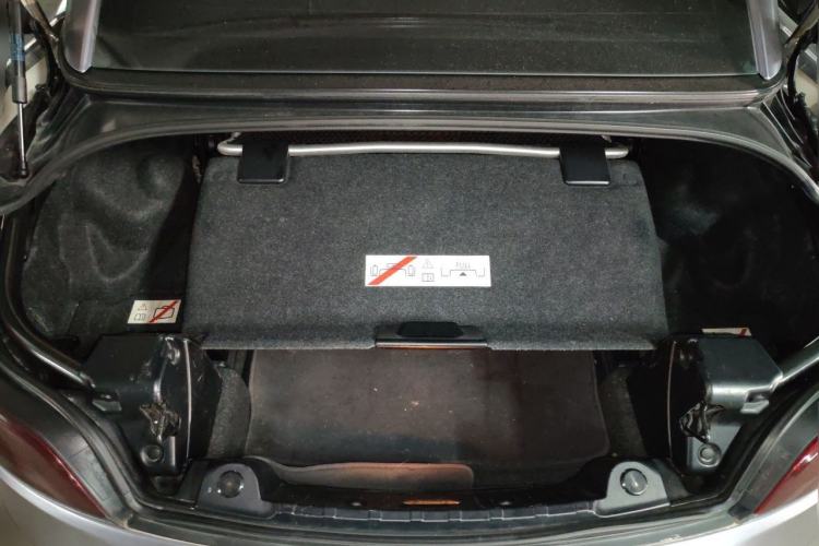 Used BMW Z4 2012 sDrive20i Luxury Model Trunk