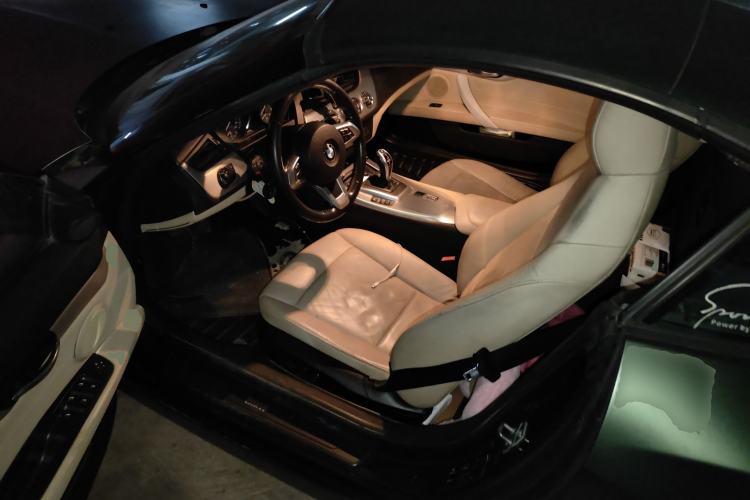 Used BMW Z4 2012 sDrive20i Luxury Model Driver Seat