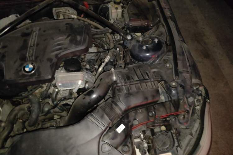 Used BMW Z4 2012 sDrive20i Luxury Model Engine Bay Left