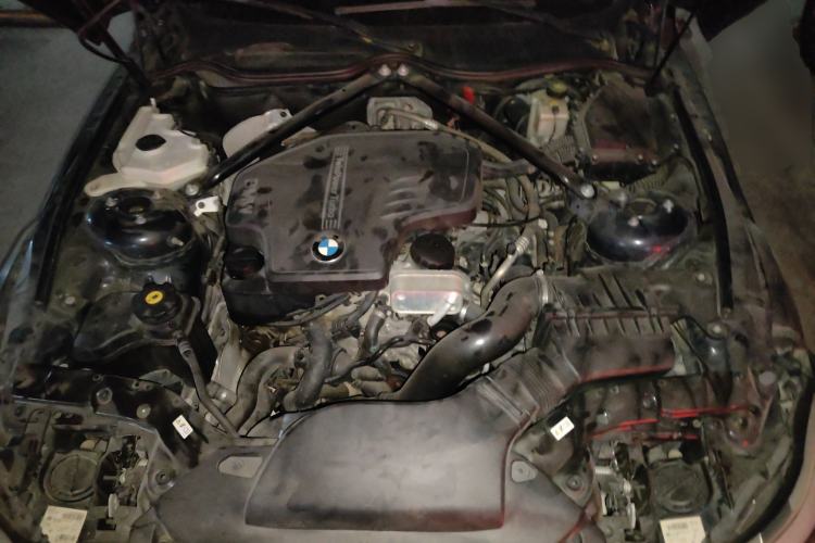 Used BMW Z4 2012 sDrive20i Luxury Model Engine Bay