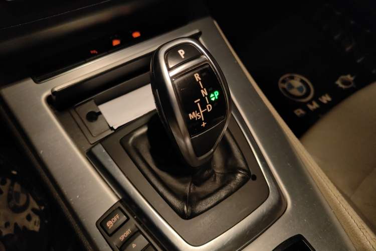 Used BMW Z4 2012 sDrive20i Luxury Model Gear Lever