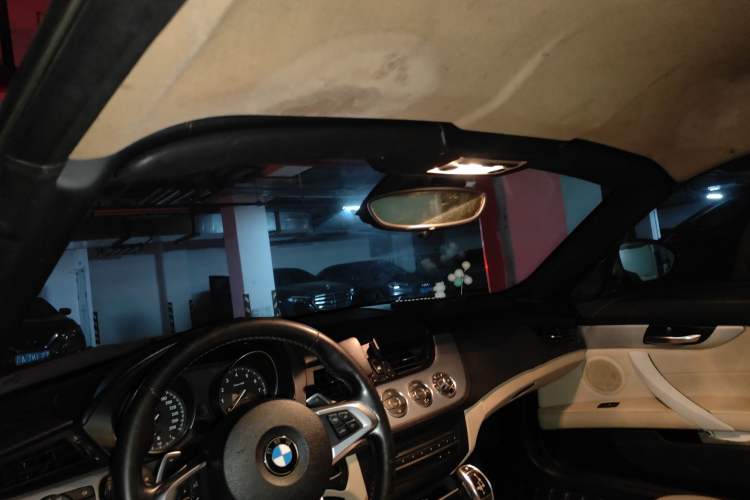 Used BMW Z4 2012 sDrive20i Luxury Model Headliner