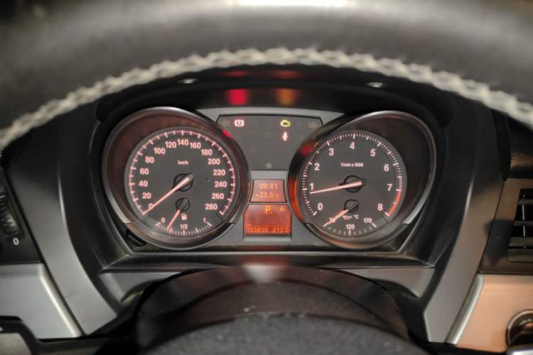 Used BMW Z4 2012 sDrive20i Luxury Model Instrument Cluster