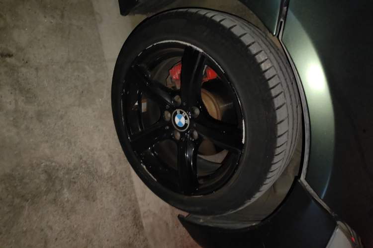 Used BMW Z4 2012 sDrive20i Luxury Model Right Front Wheel Hub