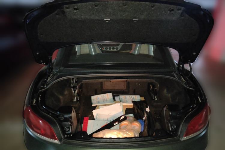 Used BMW Z4 2012 sDrive20i Luxury Model Trunk