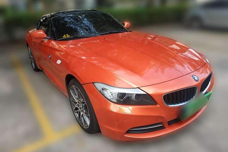 Used BMW Z4 2012 sDrive20i Luxury Model Front Right 45 Deg