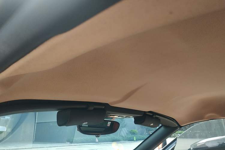 Used BMW Z4 2012 sDrive20i Luxury Model Headliner