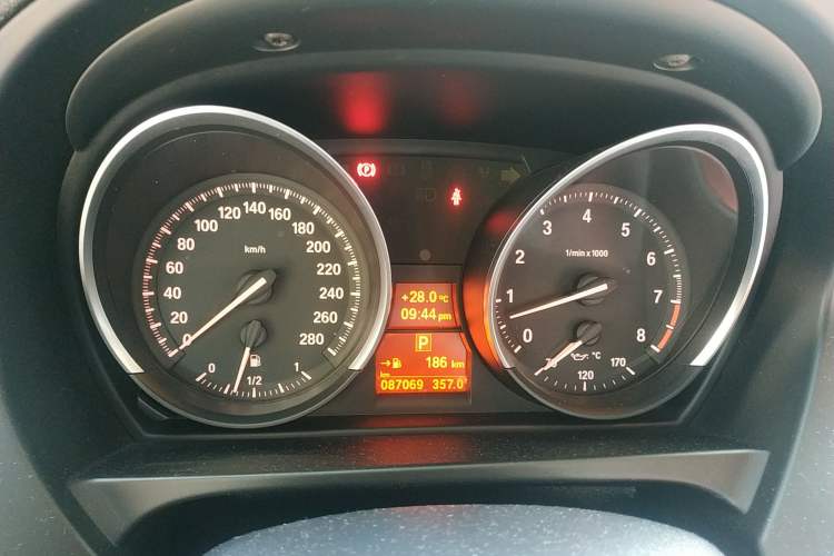 Used BMW Z4 2012 sDrive20i Luxury Model Instrument Cluster