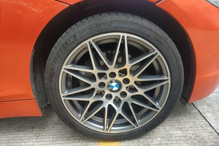 Used BMW Z4 2012 sDrive20i Luxury Model Right Front Wheel Hub