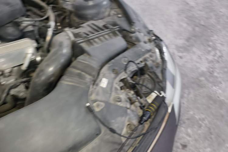Used BMW Z4 2012 sDrive20i Luxury Model Engine Bay Left