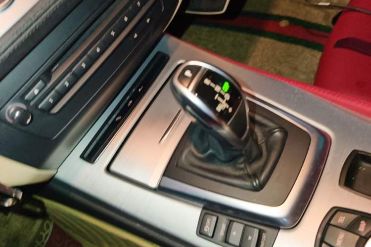 Used BMW Z4 2012 sDrive20i Luxury Model Gear Lever